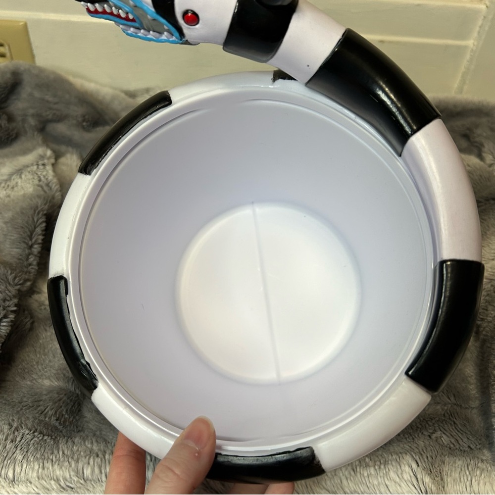 Beetlejuice Sandworm Popcorn Bucket - Picture 4 of 4